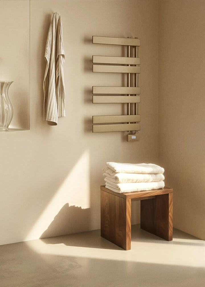 CREATE/WARM Towel MODERN/Elektrischer Badheizkörper Gold / 80x50cm / 2 in 1, 6 Betriebsmodi, LCD-Dis