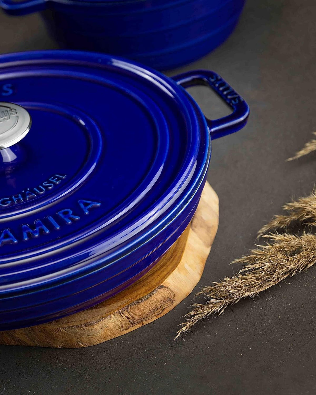 Sallys 'Samira' Deluxe Gusseisentopf - Robustes und Hochwertiges Kochjuwel für Perfektes Garen - für