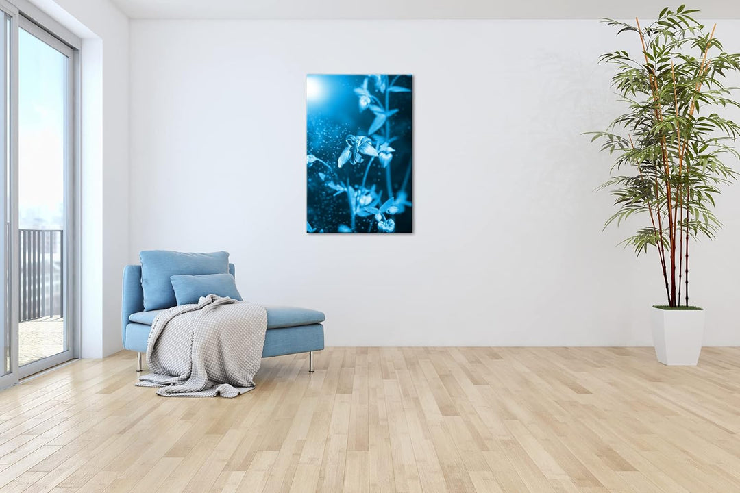 deyoli exotische Wildblume Format: 100x70 Effekt: Monocrome Blau als Leinwandbild, Motiv fertig gera