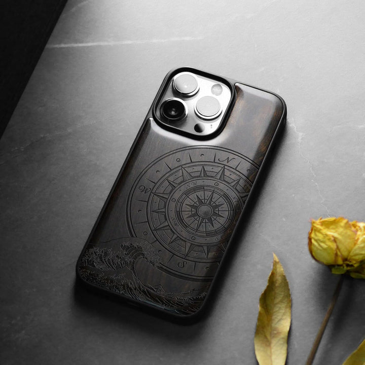 Carveit Holz Handyhülle für iPhone 15 Pro Handyhulle kompatibel mit MagSafe Massivholz für Apple 15