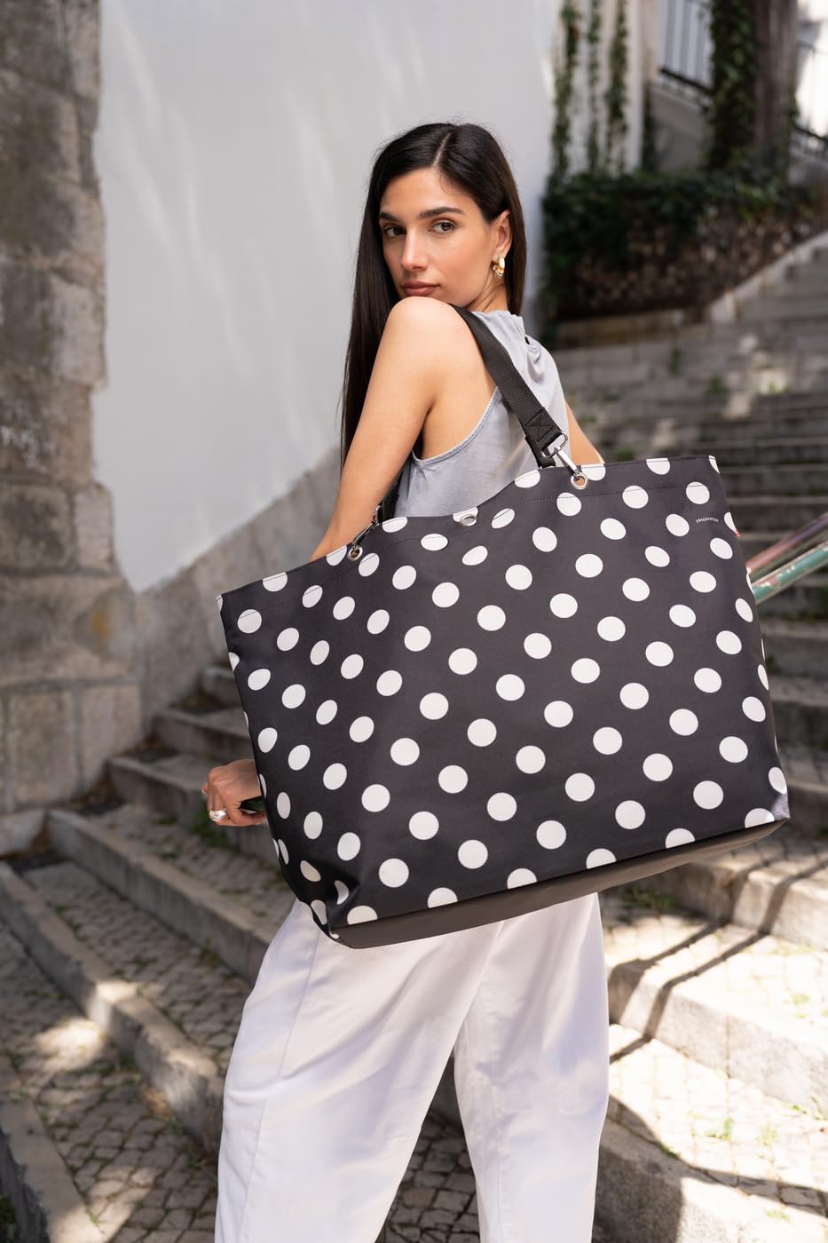 reisenthel shopper XL – Geräumige Shopping Bag und edle Handtasche in einem – Aus wasserabweisendem