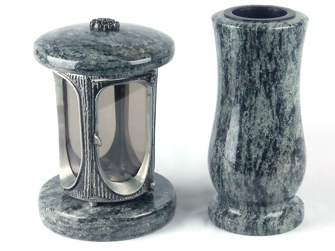 designgrab Alu Grablampe aus Aluminium in Antikoptik und Granit Grabvase in Olive Green