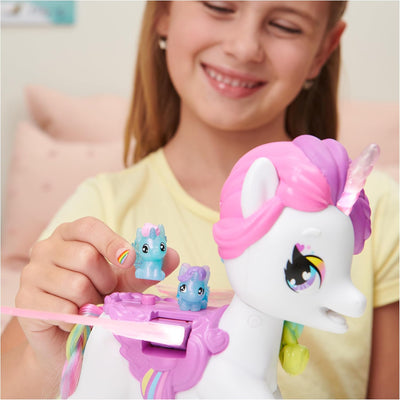 Hatchimals Interaktives Einhorn mit beweglichen Flügeln und über 60 Licht- Soundeffekten, schwarz