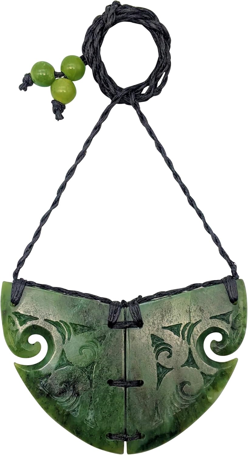 81stgeneration Halskette Koru Gravierte Brustplatte Handgeschnitzte Schwarze Nephrit-Jade für Damen