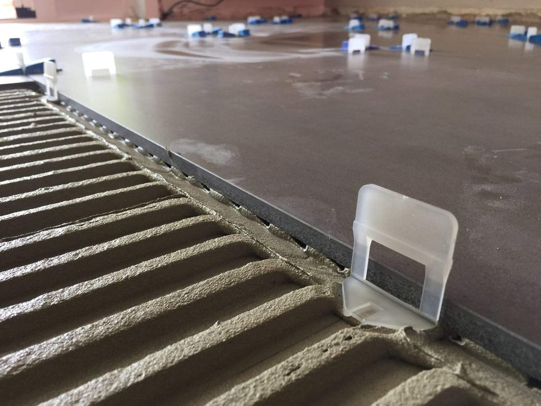 Nivelliersystem 0,5 mm Fugenbreite! Für eine Fliesenstärke von 3-12mm geeignet! Basis-Set 250L+250K+