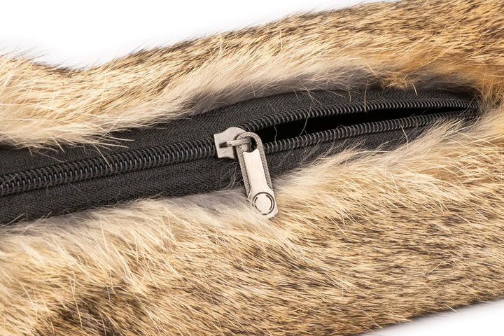 Robuster Futterbeutel aus Echtfell für Hunde – Trainingsbeutel mit Reissverschluss & Kordel – Apport