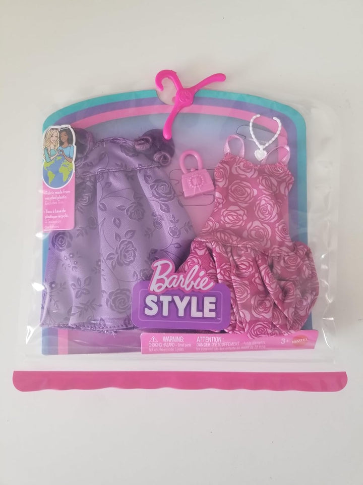 Barbie Style Fashion Pack, 2 Outfits mit Blumenmuster, Rosa und Violett, mit Zubehör für Puppen Barb