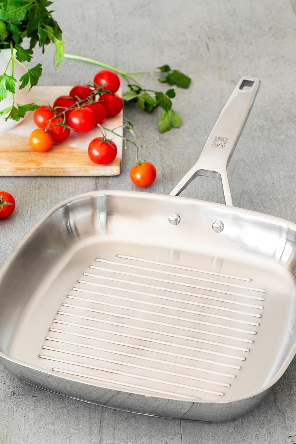 BRA Signature Grillpfanne mit Rillen, 28 cm, aus Edelstahl, ohne Antihaftbeschichtung, ergonomischer