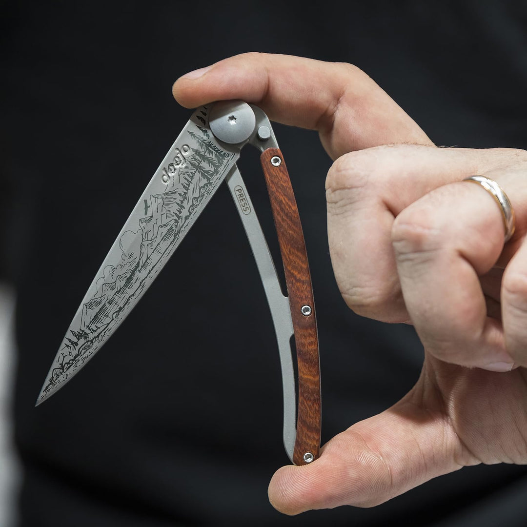 deejo – Klappbares Taschenmesser 37 g mit Gürtelclip – Griff aus Korallenholz, Klinge aus Edelstahl