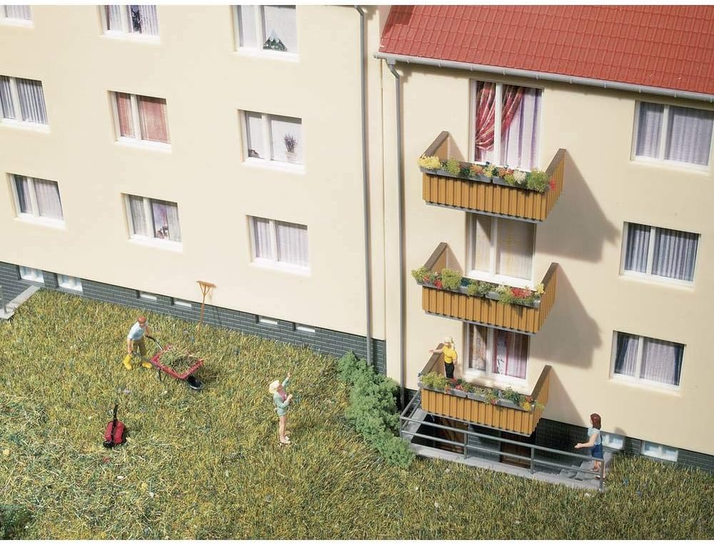 Auhagen 11402 - Mehrfamilienhaus Modellbausatz
