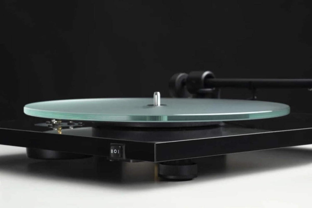 Pro-Ject T1 Evo Schallplattenspieler Walnuss inkl. Ortofon OM10