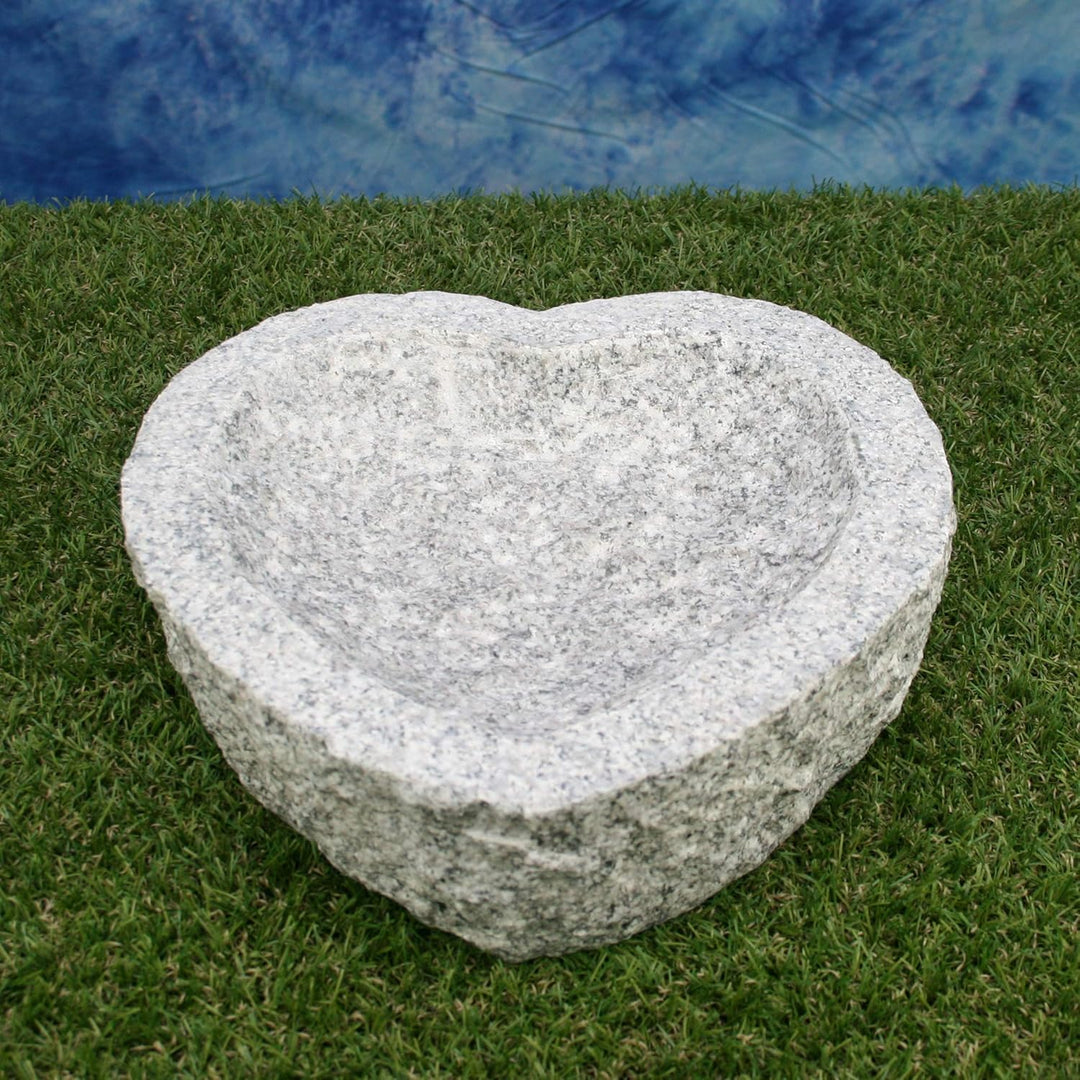 Vogelbad aus Granit B-Ware Herzform