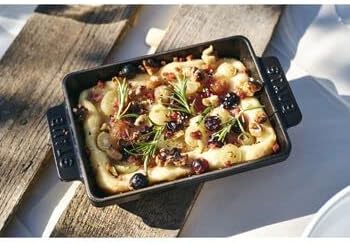 Staub 40509-548-0 Mini-Auflaufform, rechteckig 15 x 11 cm, 0,25 L mit mattschwarzer Emaillierung im