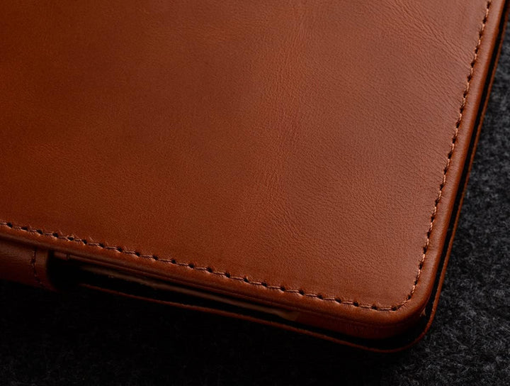 STILGUT Talis kompatibel mit Samsung Galaxy S21 5G Hülle mit Kartenfach aus Leder, Flip Cover, Walle