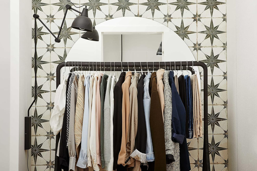 MAWA Kleiderbügel, 10 Stück, platzsparende Universalbügel mit Klammernsteg für T-Shirts, Hosen, Röck