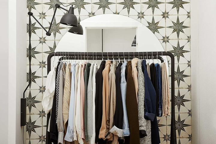 MAWA Kleiderbügel, 10 Stück, platzsparende Universalbügel mit Klammernsteg für T-Shirts, Hosen, Röck