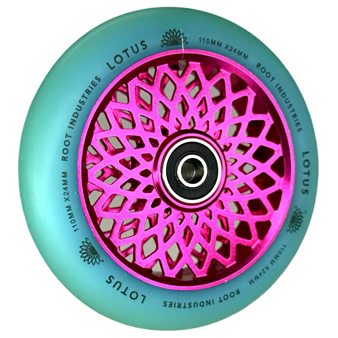 Root Industries Lotus Stunt-Scooter Rolle 110mm + Fantic26 Sticker (Pink/Pu Isotope), Pink/Pu Isotop