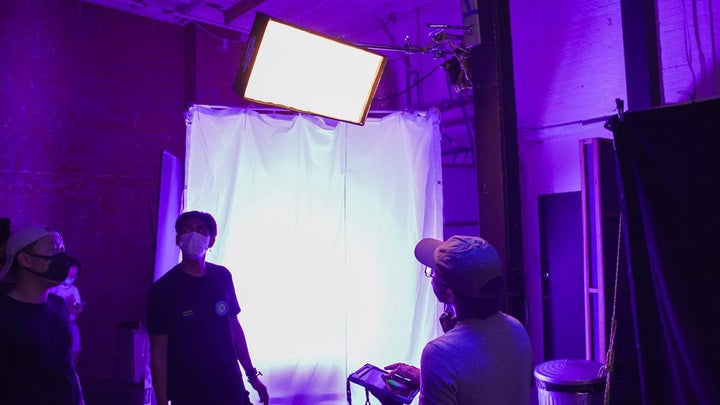 Aputure Amaran F21c 2'x1' 100W RGBWW Flexible LED-Matte mit Wabengitter CRI 95+ CCT 2500K bis 7500K