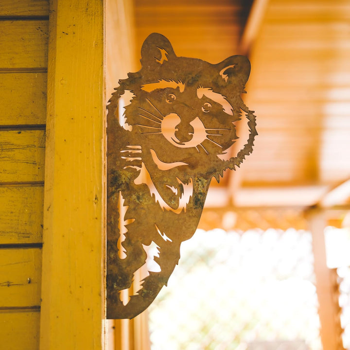Steelmonks Edelrost Waschbär Baumstecker - Gartendeko für Draussen aus echtem Cortenstahl. Schöne Ga
