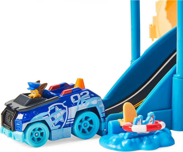 PAW PATROL True Metal Chases Police Rescue Rennstrecken-Set mit Metall-Fahrzeug von Chase, Massstab