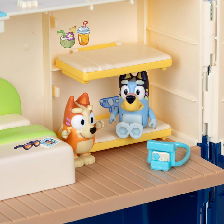 BlueY-Spielset Kreuzfahrtschiff, mit 5 Spielbereichen, Wasserrutsche, Kletterwand, Schnellboot und P