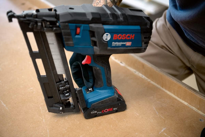 Bosch Professional 18V System Akku Nagler GNH 18V-64 (max. Nagel-Ø 1,6 mm, Nagellänge 64 mm, inkl. L