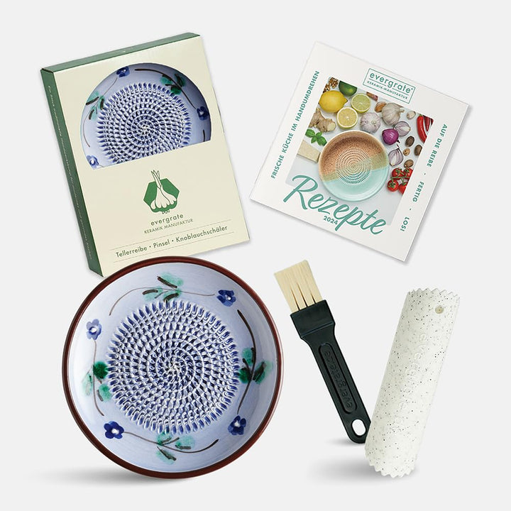 Evergrate® Keramikreibe Flora mit Geschenkbox – mit Reibe, Knoblauchschäler, Rezeptheft & Pinsel – H