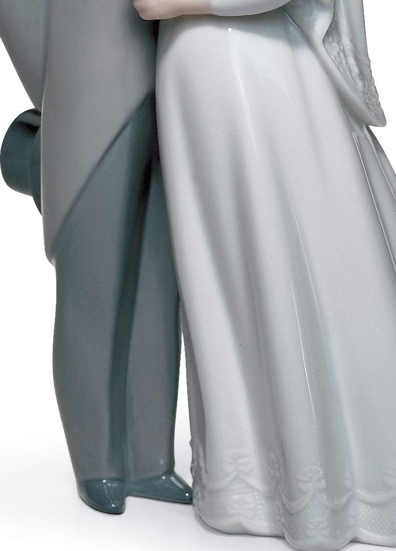 LLADRÓ Paar Figur Der Hochzeitskuss. Paar. Porzellan.