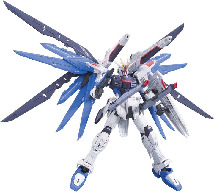 Bandai Actionfigur #05 Freedom Gundam 1/144 Real Grade