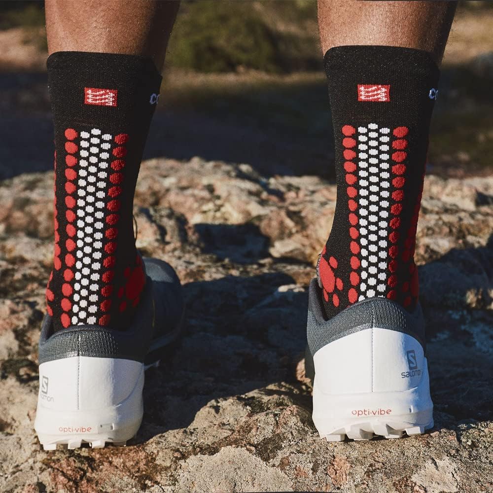 COMPRESSPORT Unisex Socken, schwarz/red