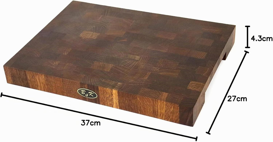 B4K® 37х27x4,3c Hackblock aus Eiche Stirnholz | Handgefertigtes Mooreiche Schneidebrett mit Griffen