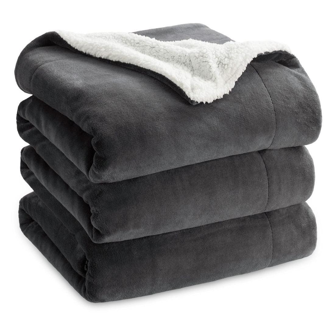 BEDSURE Decke Sofa Kuscheldecke Anthrazit - warm Sherpa Sofaüberwurf Decke, Dicke Sofadecke Couchdec