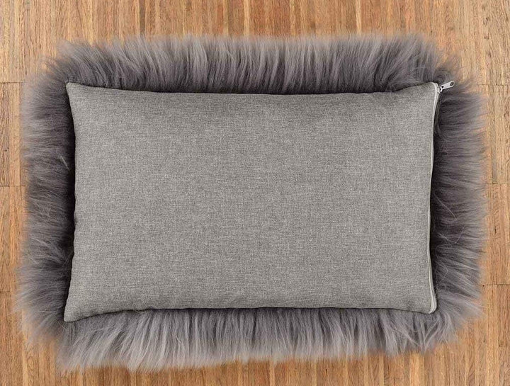Fell Kissen grau 40 x 60 cm aus schwedischem Lammfell Schaffell Kissen inkl. Federkissen