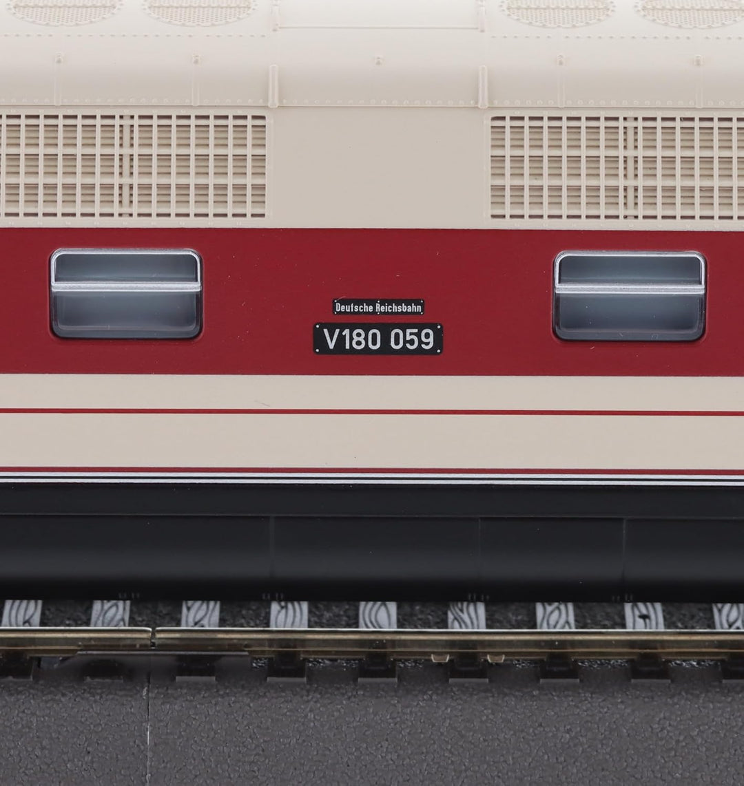 52582 H0 Diesellok BR V180 der DR