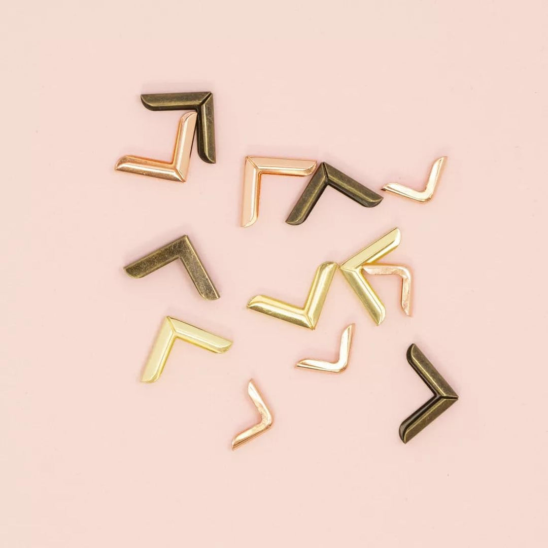 Craftelier - Packung mit 4 grossen weissen Metallecken für Scrapbooking und andere Bastelprojekte wi