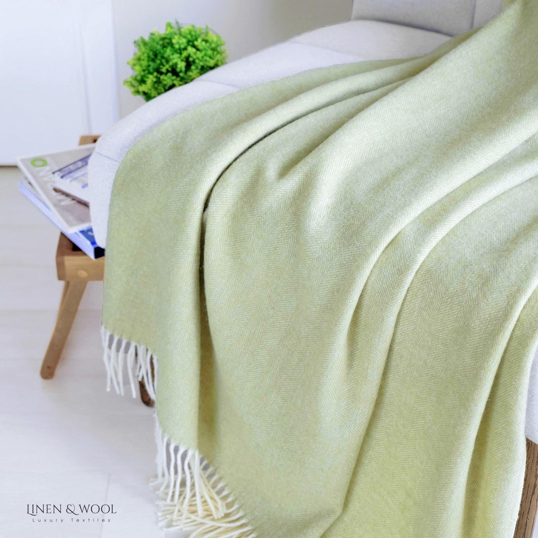 Linen &amp; Cotton Klassische Decke Wolldecke Merino Wolle Wohndecke Kuscheldecke STONEWOLD mit Fischgrä