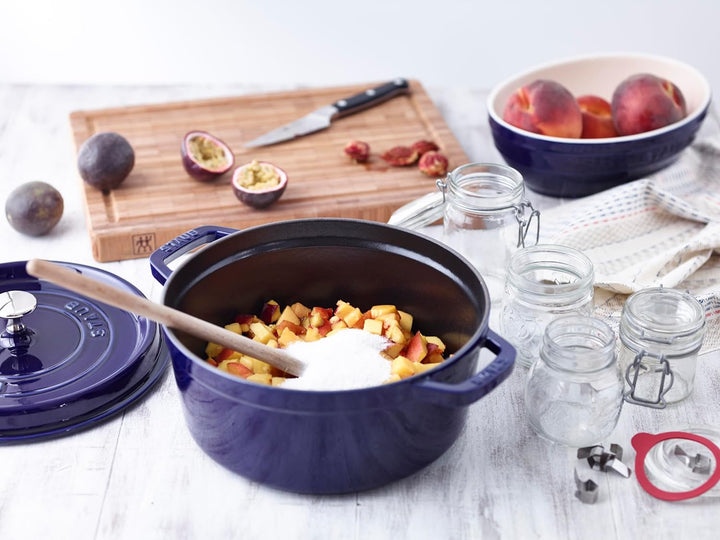 STAUB Gusseisen Bräter/Cocotte, Rund 26 cm, 5 L, Aromaregen Funktion, Für alle Herdarten geeignet, D