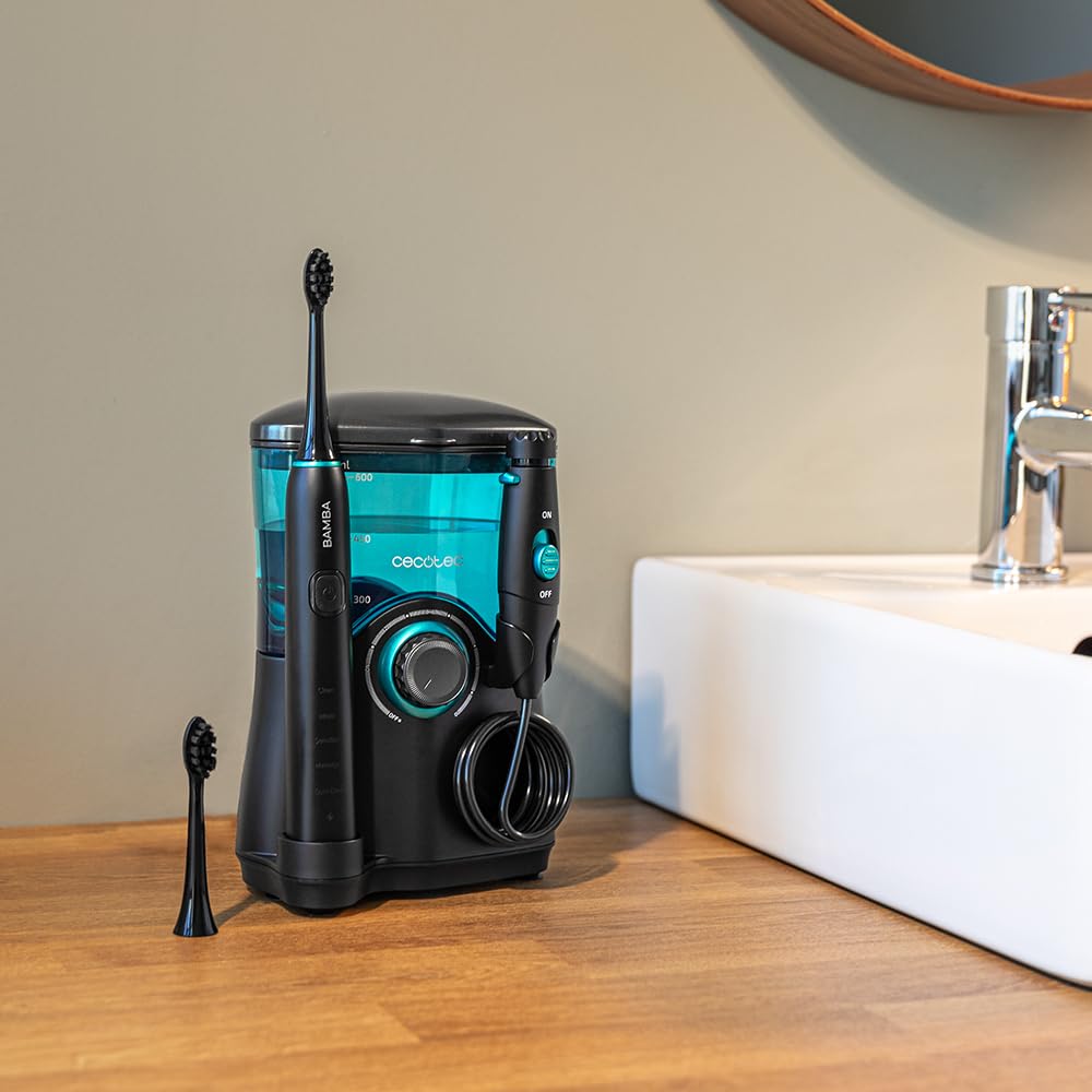 Cecotec Mundpflegezentrum Bamba ToothCare Jet Clean. 18 W, 600-ml-Irrigator, 10 Druckstufen, 7 Aufsä