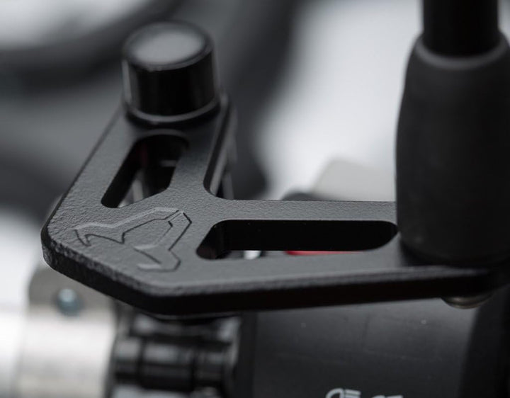 SW-Motech Spiegelverlängerung für BMW - Schwarz. Für Spiegelgewinde. Max. Verlegung: 66mm.