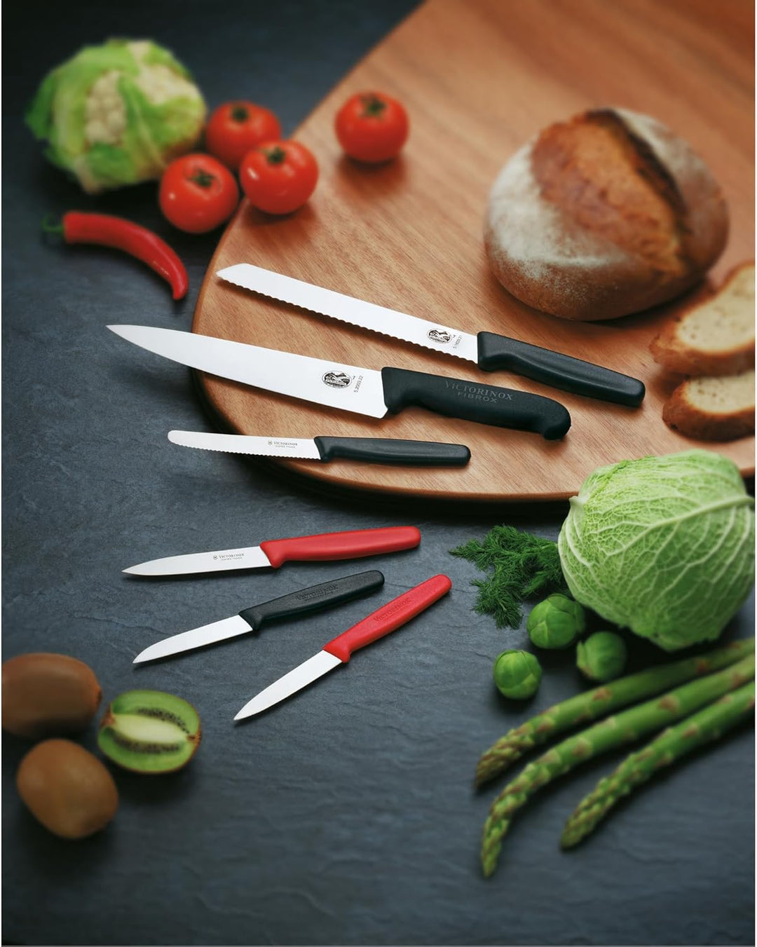 Victorinox Fibrox Kochmesser, Breites Universalmesser für Fleisch, Fisch, Gemüse und Kräuter, 22 cm,