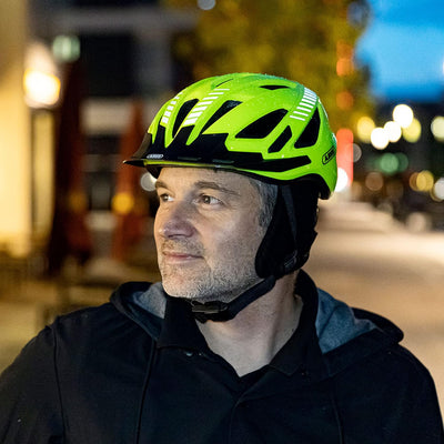 ABUS Stadthelm Urban-I 3.0 - Fahrradhelm mit Rücklicht, Schirm und Magnetverschluss - für Damen und