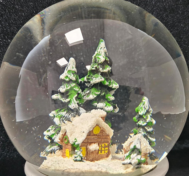 Schneekugel Hüttenzauber Berghütte auf Sockel Landschaft Silber Spieluhr Weihnachten Winter mit Spie