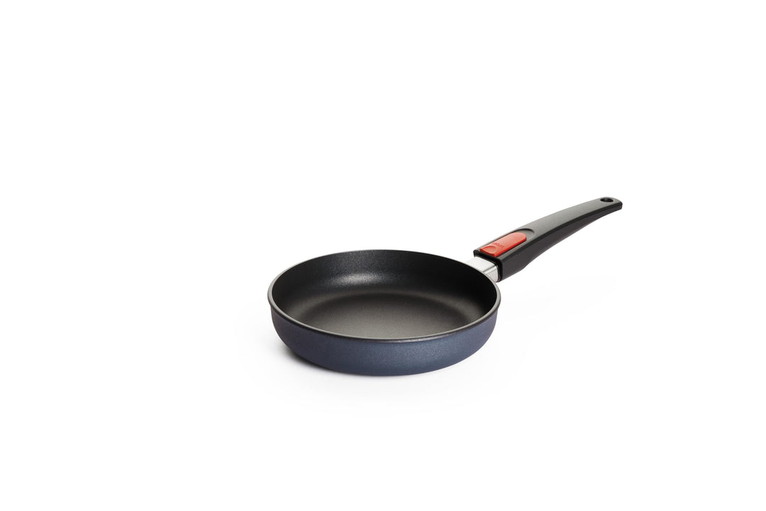 Woll Diamond Lite Flachpfanne, Ø 20 cm, 5 cm hoch, mit abnehmbarem Stiel - Geeignet für Ceran, Gas,