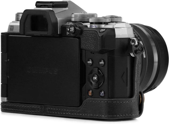 MegaGear MG1864 Ever Ready Kameratasche für Olympus OM-D E-M5 Mark III, Echtleder, Schwarz, Schwarz