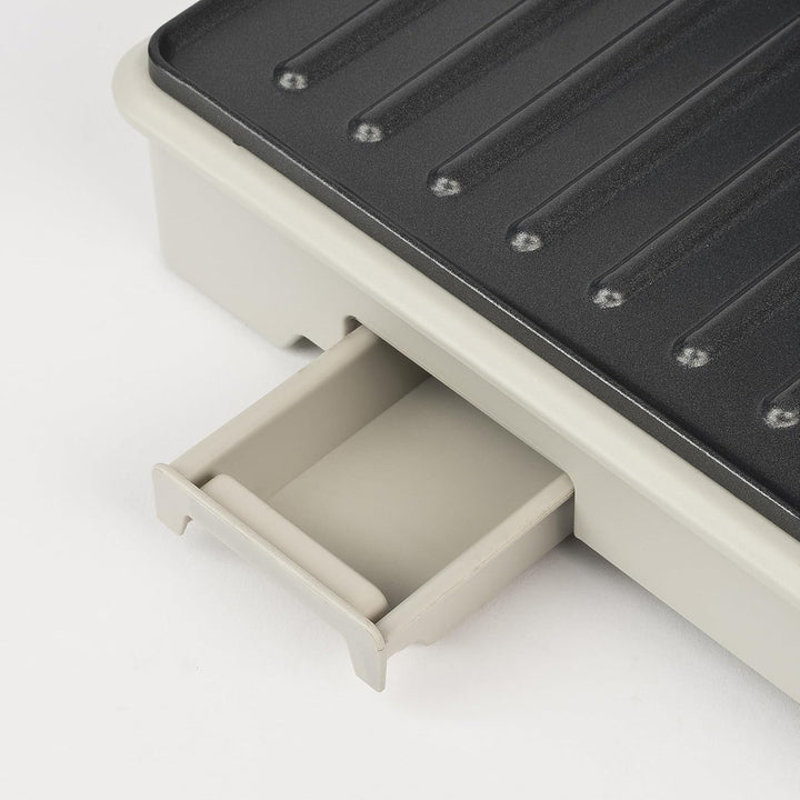 Girmi TS15 Elektrischer Kontaktgrill 900W, Antihaftplatten 23 x 14 cm, 180° aufklappbar, wärmeisolie