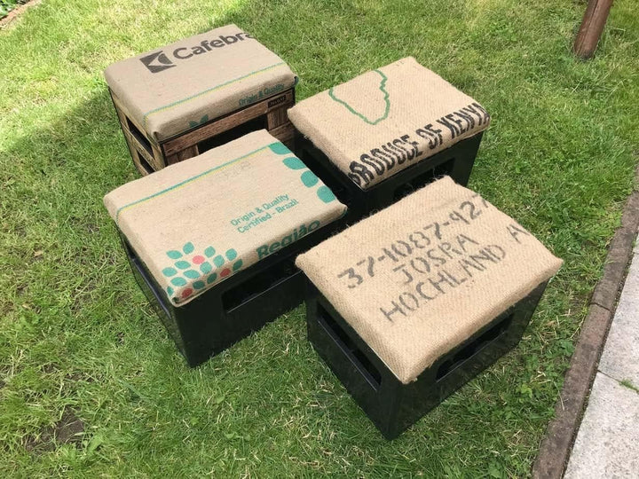 gepolsterter Bierkastensitz, Hocker, Sitzauflage für Getränkekisten mit echtem originalen Kaffeesack
