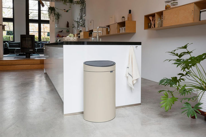 Brabantia - Touch Bin 40L - Grosser Mülleimer für die Küche - Soft-Touch-Öffnung - Entnehmbarer Inne