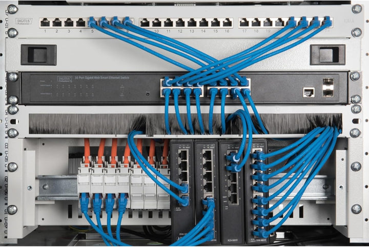 DIGITUS Hutschienenträger 19 Zoll - 3HE - Rückseite mit Kabel-Durchführung - DIN Rail - 390 mm Breit