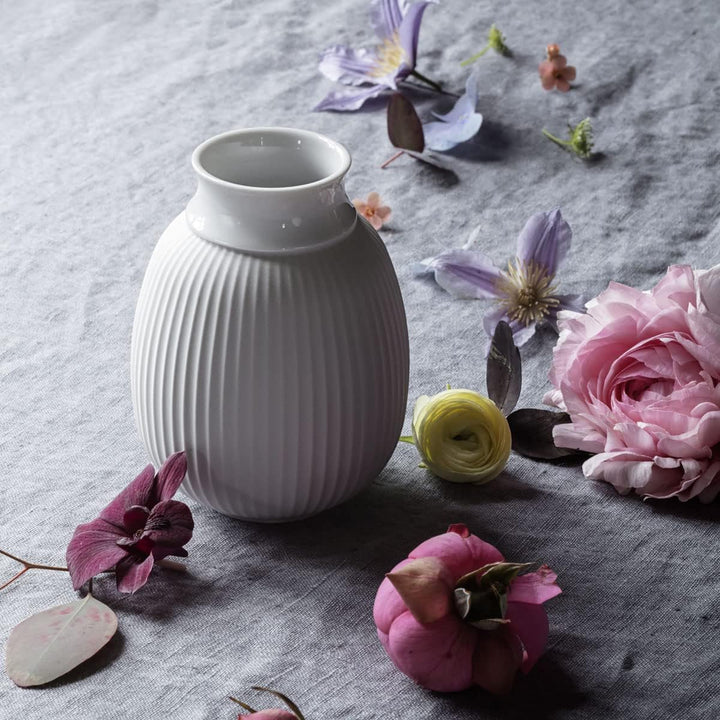 Lyngby Porcelæn Vase H12.5 cm Curve Klassische Rillen organische Formen, Weiss 9,50x9,50x12 cm Weiss
