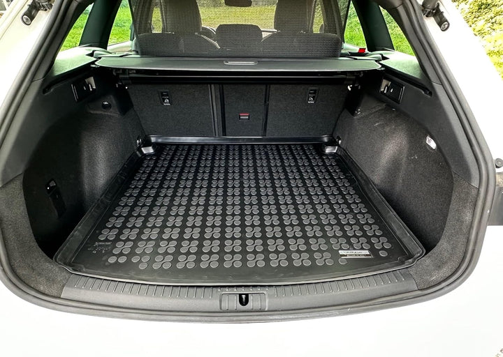 AZUGA Gummi Kofferraumwanne Premium Antirutsch passend für Seat Leon ST Sportstourer ab 4/2020 (oben